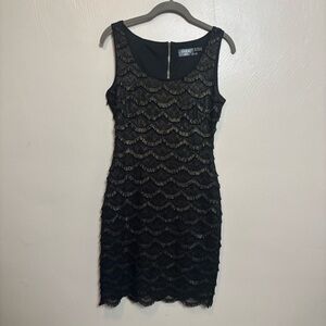Guess Women’s Dress Fringe Scallop Sleeveless Lined‎ Black Gold Size 4
